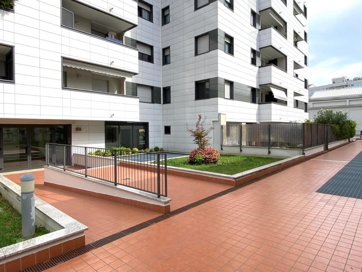 Sulla Metro 3 Gialla Maciachini Apartamento Milán